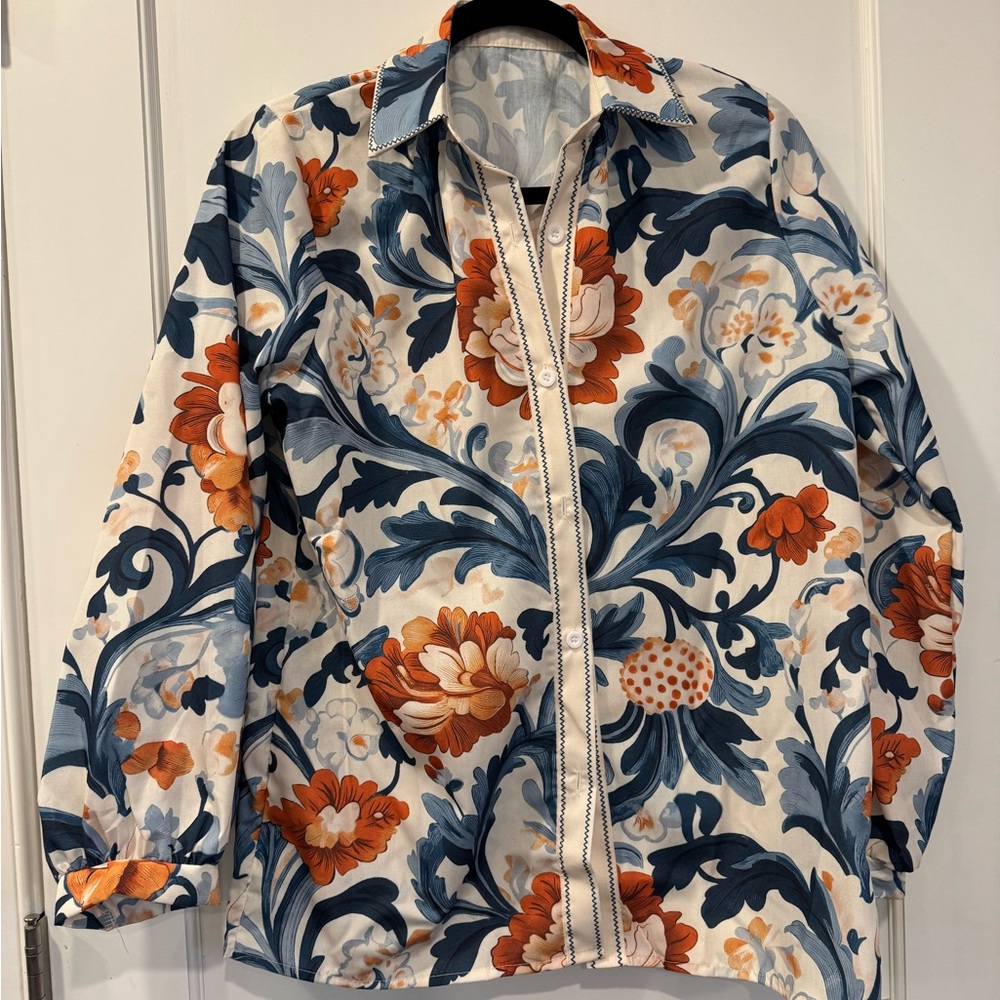 Floral Print Women's Button down shirt size small
